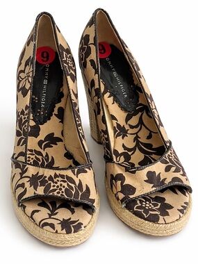 Tommy Hilfiger Peep Toe Wedge Espadrilles Size 9 NWT Floral Canvas Platform 🌼